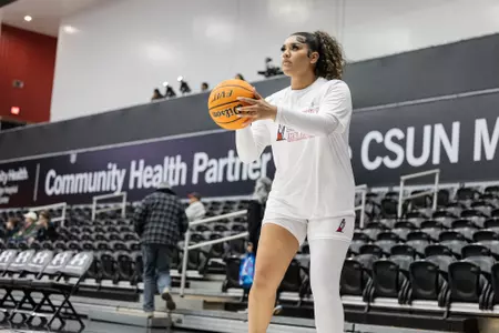 Alondra Lizama vs. UC Davis 1-11-23