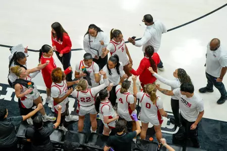 2024-25 WBB Team Huddle