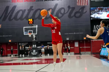 Kaitlyn Elsholz vs. UCI 1-27-24