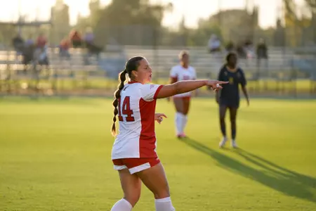 Sydney Lipkin vs. Trinity Western