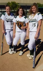 Seniors (l-r) Julia Kloppe, Lauren Cusick and Cayte Billman