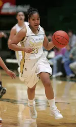 Sophomore guard Zoi Simmons