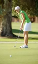 Sophomore Betsy Kelly