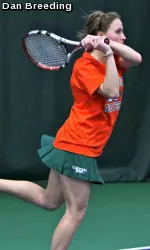 Veronika Wojakowska split sets with Wofford opponent, eventually falling in the final frame