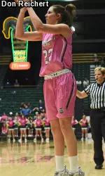 Elin Gustavsson poured in 17 points and made 4-of-5 from 3-point range.