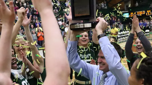 Team_Williams_Ryun_Trophy_Celebration_3-3-17_Womens_Basketball
