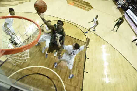 2015-16 Men's Basketball- Joe De Ciman