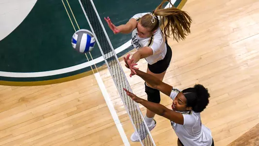 Jessica Jackson #21, Kirstie Hillyer #13