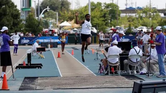 Isa Bynum LJ NCAA West Preliminaries