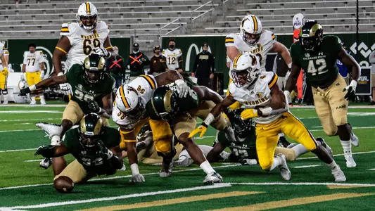 Manny Jones fumble recovery vs. Wyoming