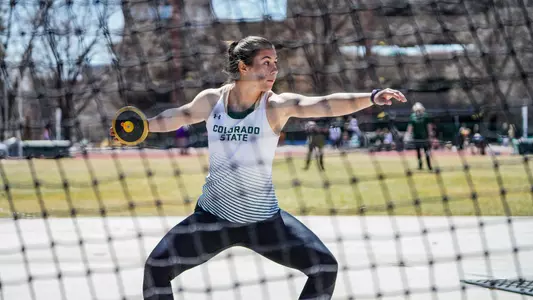 Klaire Kovatch throws discus
