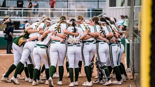 CSU Softball team huddles pre game
