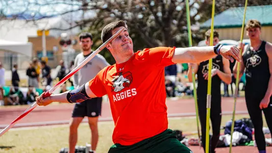 Jackson Morris throws javelin