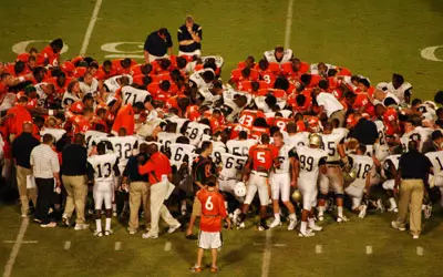 Hurricanes Storm Past Bucs 52-7 Image