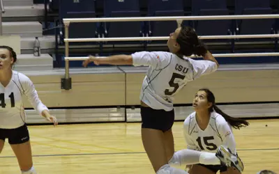 CSU Battles Through Five Sets, Falls to Conference-Leading LU, 3-2 Image