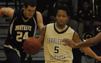 Warren Enters BSC Top Ten as Bucs Fall to Bulldogs 77-69 Image