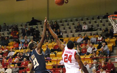 Bucs Battle to Finish in 77-75 Setback at High Point Image