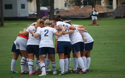 Lady Bucs Tame Bulldogs Image