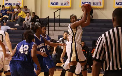 Alston and Bucs Dominate on Boards to beat Radford Image