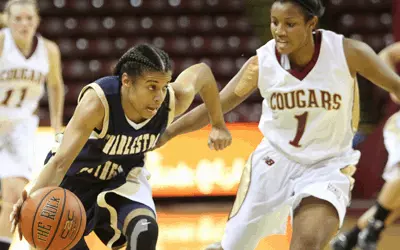 Bucs Knock Off Runnin' Bulldogs for Fourth Straight Win Image