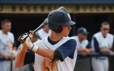 Bucs Split Doubleheader with Bulldogs, Take Series Image
