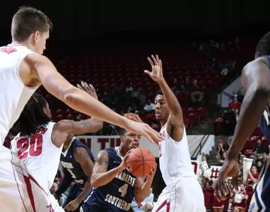 Bucs fall at Alabama, 59-45 Image