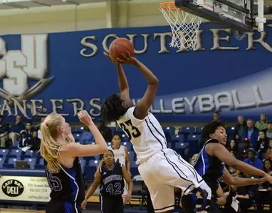 First half offensive explosion leads Bucs over Highlanders, 84-64 Image