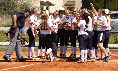Long ball paces Bucs to split against Campbell to open the weekend Image