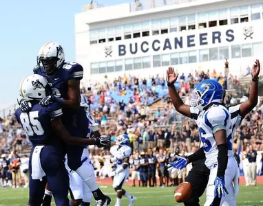 Buccaneers improve to 2-0 with 23-15 win over Shorter in home opener Image