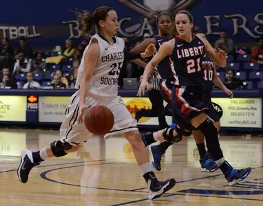 Four players in double-digits for Bucs in Thursday loss to Liberty Image