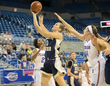 Karlsone with a career-high 23 points in Bucs loss to Florida Image