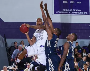 Bucs' late rally not enough in 76-70 loss to High Point Image