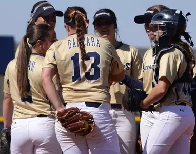 Buccaneers fall in series finale to Winthrop Image