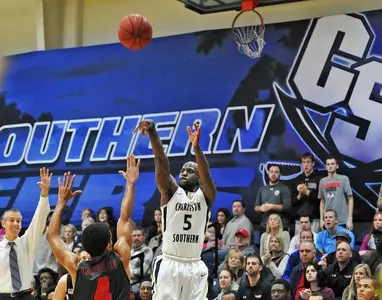 Nimley's 37 points spark hot shooting Bucs to 5th straight win Image