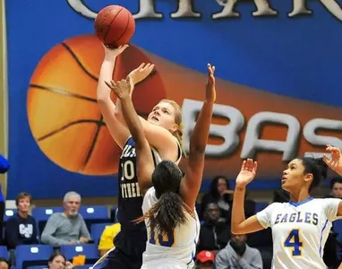 Bucs second half rally falls short to Radford, 53-51 Image