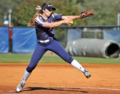 Bucs split on first day of the Easton Tournament Image