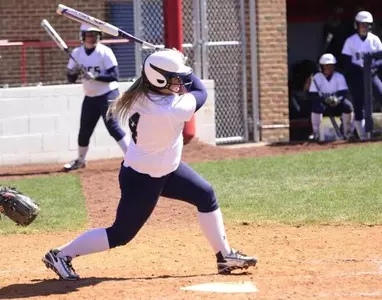 Lein's go-ahead two-run homer propels the Bucs to the series sweep over Campbell Image