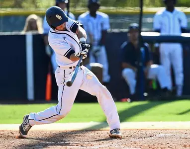 Longwood starts fast in 6-2 win over Bucs Image