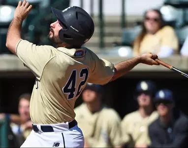 Dye, Bucs blast Winthrop to even series, 17-5 Image