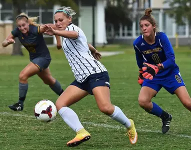 Bucs fall to Vermont in game two of Nike Challenge 2 Image