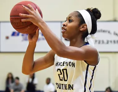 Burns' 25 points leads Bucs to Big South road win over Longwood, 62-47 Image