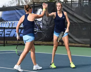 Bucs run winning streak to four in a row with 5-2 win over Stetson Image