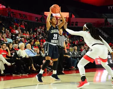 Bucs push Georgia to the wire Sunday, fall 83-75 Image
