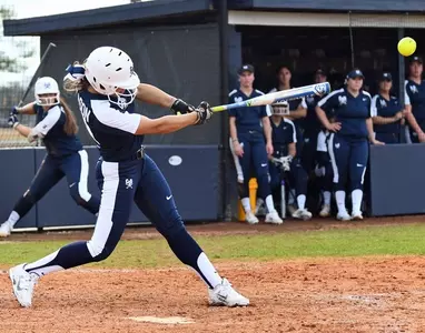 Buccaneers split on first day of Buccaneer Invitational Image