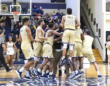 Keeling's game-winner propels Buccaneers past Presbyterian, 85-84 Image