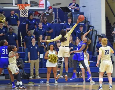 Bucs fall in defensive battle to in-state rival Winthrop Image