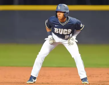 Four-run fourth pushes Explorers past Bucs Sunday Image