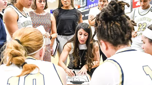 WBB huddle