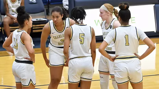 WBB huddle