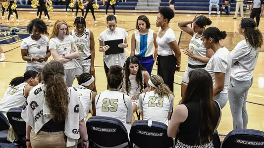 WBB huddle